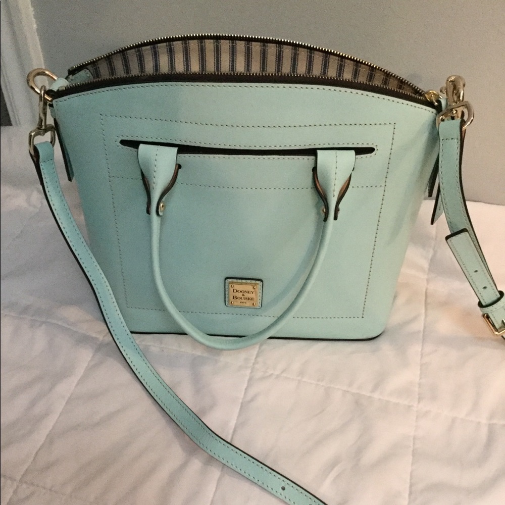 Dooney & Bourke purse